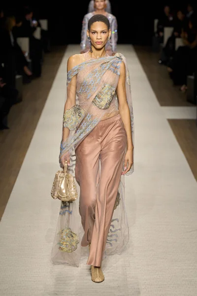 Look 77